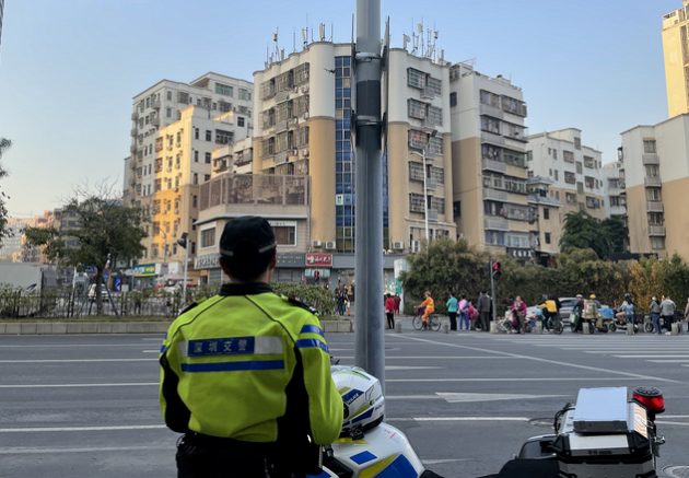 无人机组建“空中铁骑” 助力深圳交警交通管理(图4) 无人机组建“空中铁骑” 助力深圳交警交通管理(图4)